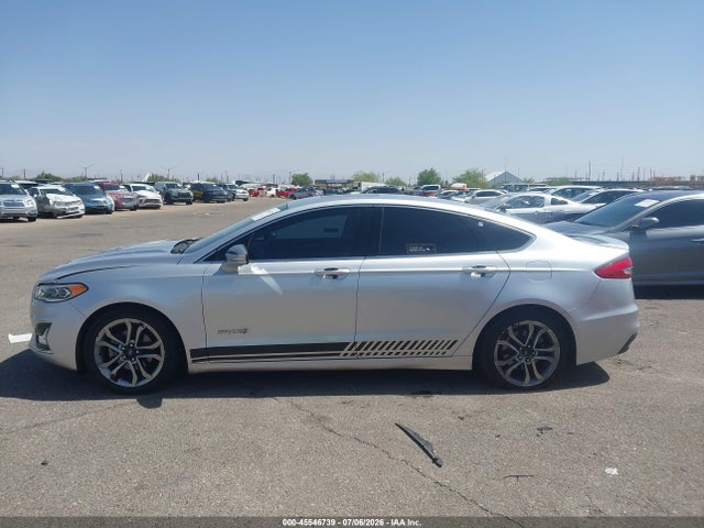 45546739 :رقم المزاد ، 3FA6P0RU1KR235351 vin ، 2019 Ford Fusion Hybrid Titanium مزاد بيع