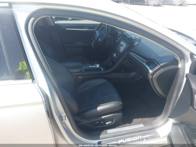 45546739 :رقم المزاد ، 3FA6P0RU1KR235351 vin ، 2019 Ford Fusion Hybrid Titanium مزاد بيع