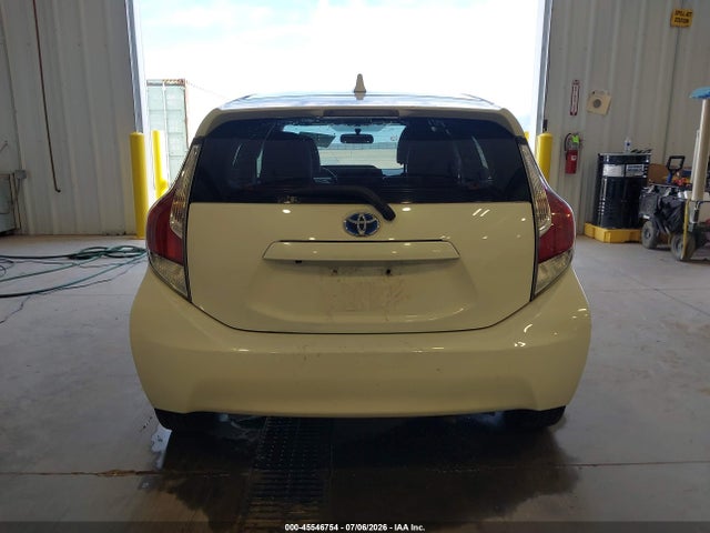 Toyota Prius C Four 2015 JTDKDTB39F1111543 Image 14