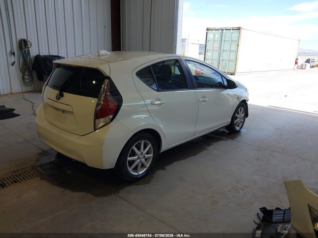 Toyota Prius C Four 2015 JTDKDTB39F1111543 Image 4