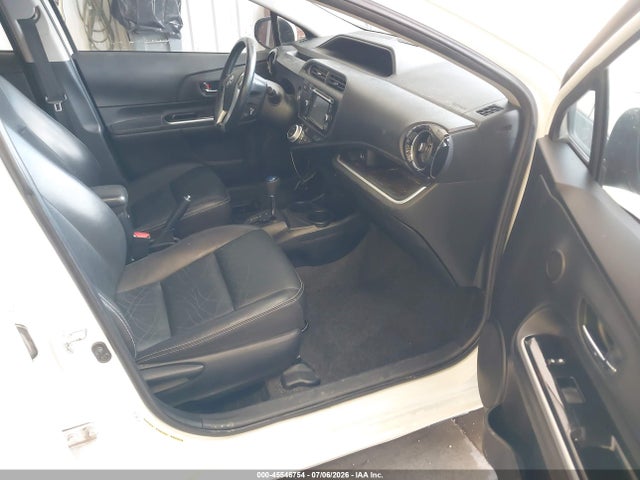 Toyota Prius C Four 2015 JTDKDTB39F1111543 Image 5
