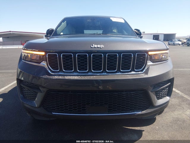 1C4RJHAG3RC263318 Jeep Grand Cherokee Laredo X 4x4