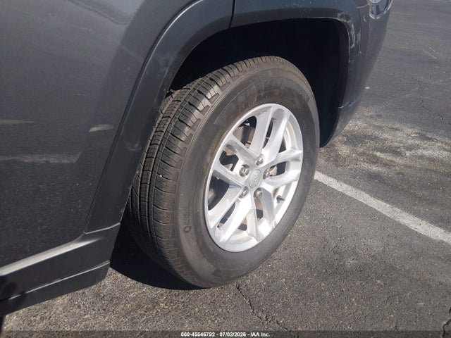 1C4RJHAG3RC263318 Jeep Grand Cherokee Laredo X 4x4