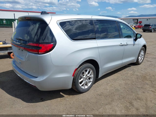 Chrysler Pacifica Touring L 2024 2C4RC1BG5RR133225 Image 4