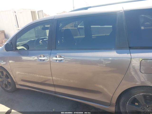 5TDXK3DC6ES519816 Toyota Sienna Se 8 Passenger