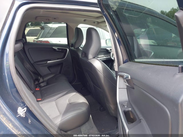 2015 Volvo Xc60 T5/t5 Premier მანქანა იყიდება აუქციონზე, vin: YV4612RK3F2635778, აუქციონის ნომერი: 45547040