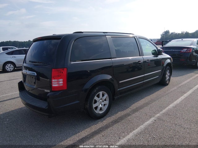 45547051 :رقم المزاد ، 2A4RR5D11AR300936 vin ، 2010 Chrysler Town & Country Touring مزاد بيع