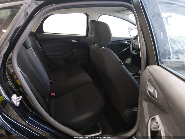 Ford FOCUS SE 2018 1FADP3K20JL230379 Image 8