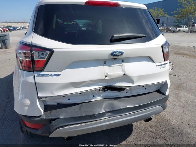 1FMCU0J98HUF11194 Ford Escape Titanium