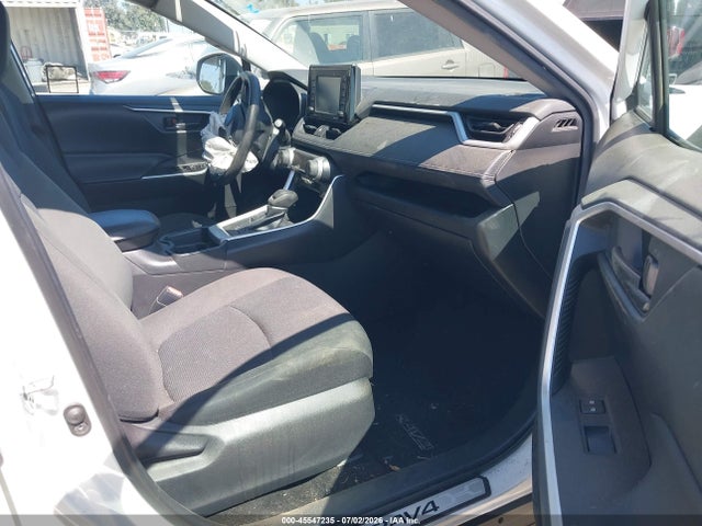 2T3K1RFV5MC167695 Toyota RAV4 LE