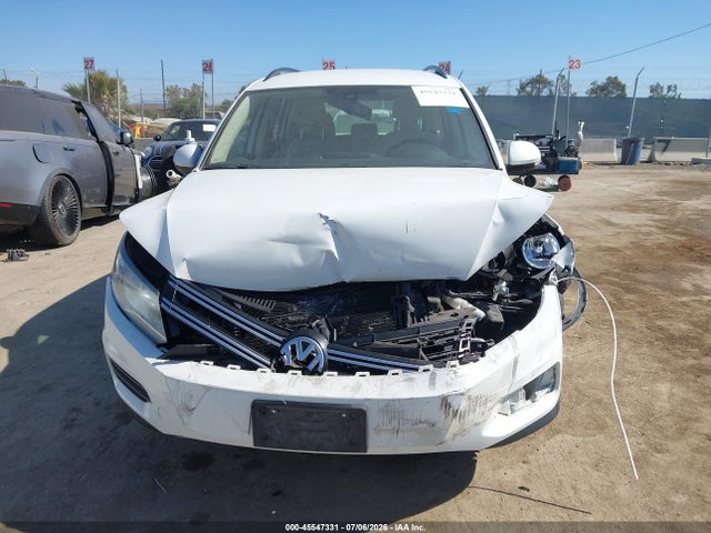Volkswagen TIGUAN S 2016 WVGAV7AX4GW601666 Image 12