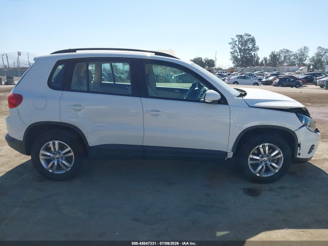 Volkswagen TIGUAN S 2016 WVGAV7AX4GW601666 Image 13