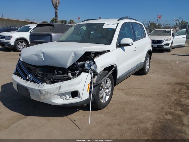 Volkswagen TIGUAN S 2016 WVGAV7AX4GW601666 Image 2