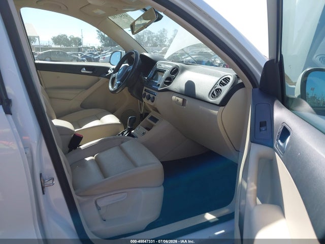 Volkswagen TIGUAN S 2016 WVGAV7AX4GW601666 Image 5