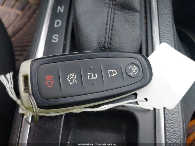 1FMCU9J94HUC30580 Ford Escape Titanium