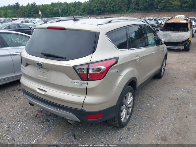 1FMCU9J94HUC30580 Ford Escape Titanium
