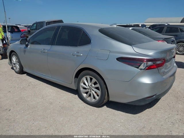 Toyota CAMRY LE 2022 4T1C11AK1NU672077 Image 3
