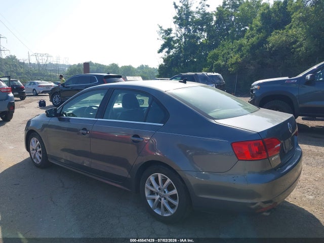 45547429 :رقم المزاد ، 3VWD17AJ0EM215586 vin ، 2014 Volkswagen Jetta 1.8t Se مزاد بيع