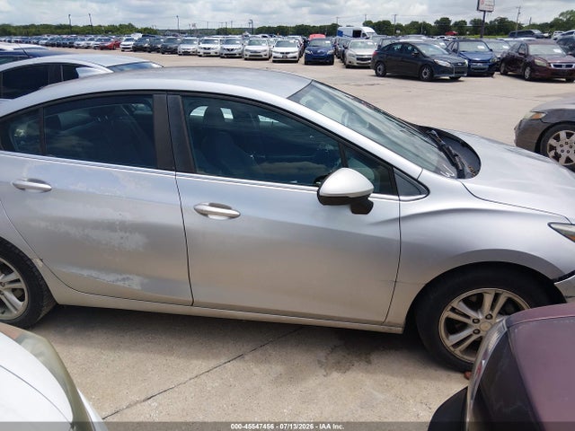 1G1BE5SM2H7203703 Chevrolet Cruze Lt Auto
