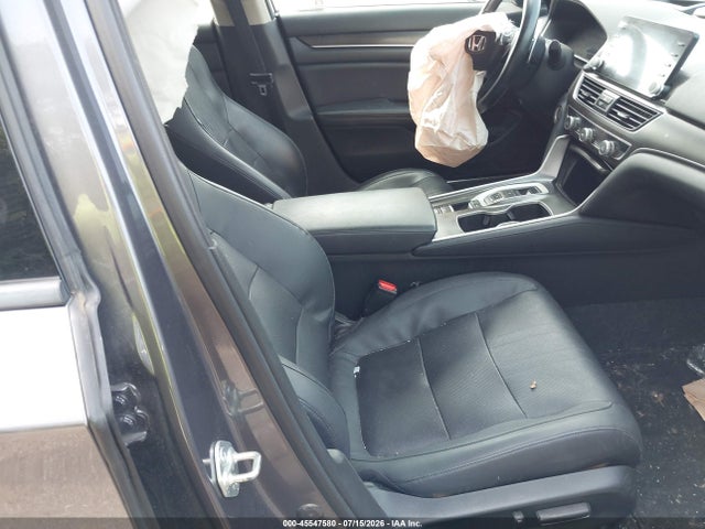 1HGCV2F99JA030112 Honda Accord Touring 2.0t