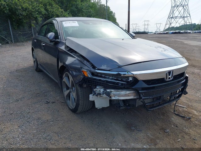 1HGCV2F99JA030112 Honda Accord Touring 2.0t