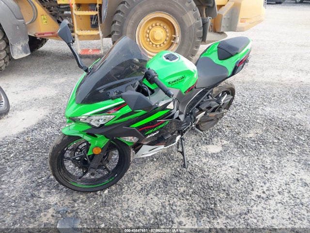 Kawasaki EX400 2022 JKAEXKG11NDAG4620 Image 2