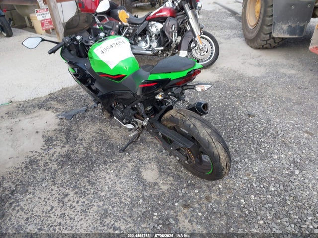 Kawasaki EX400 2022 JKAEXKG11NDAG4620 Image 3