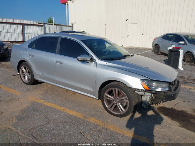 2014 Volkswagen Passat 1.8t Se მანქანა იყიდება აუქციონზე, vin: 1VWBT7A39EC049069, აუქციონის ნომერი: 45547823