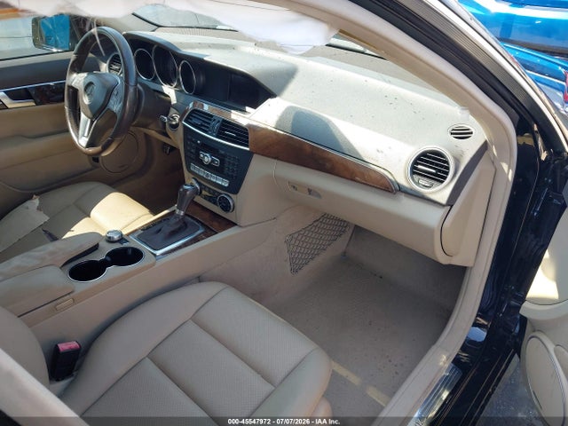 Продажа на аукционе авто 2013 Mercedes-benz C 300 Luxury 4matic/sport 4matic, vin: WDDGF8AB6DR285256, номер лота: 45547972