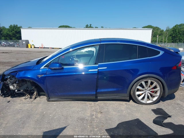 Tesla MODEL X 2016 5YJXCAE4XGFS00791 Image 14