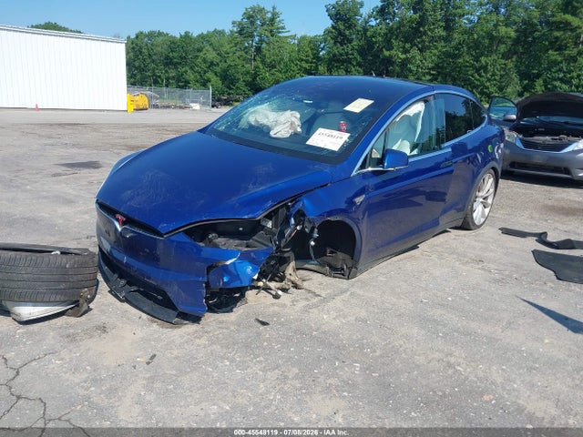 Tesla MODEL X 2016 5YJXCAE4XGFS00791 Image 2