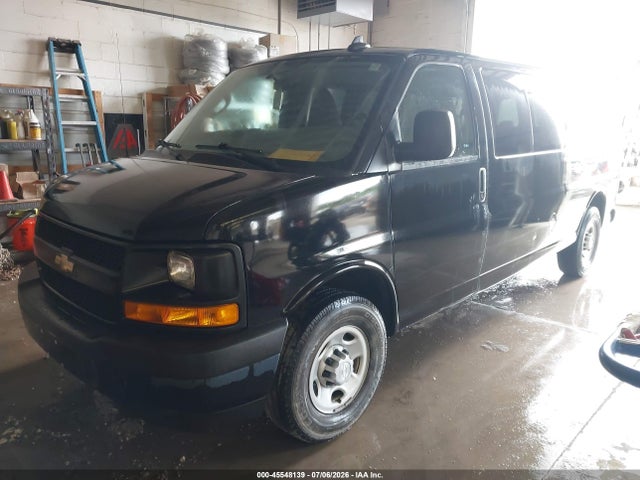 Chevrolet Express 3500 Ls 2017 1GAZGNFFXH1100178 Image 2