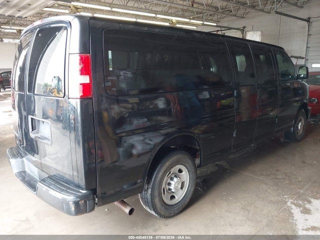 Chevrolet Express 3500 Ls 2017 1GAZGNFFXH1100178 Image 4