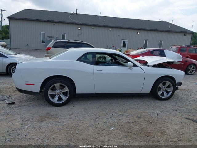 Продаж на аукціоні авто 2021 Dodge Challenger Sxt, vin: 2C3CDZAG5MH627073, номер лоту: 45548632