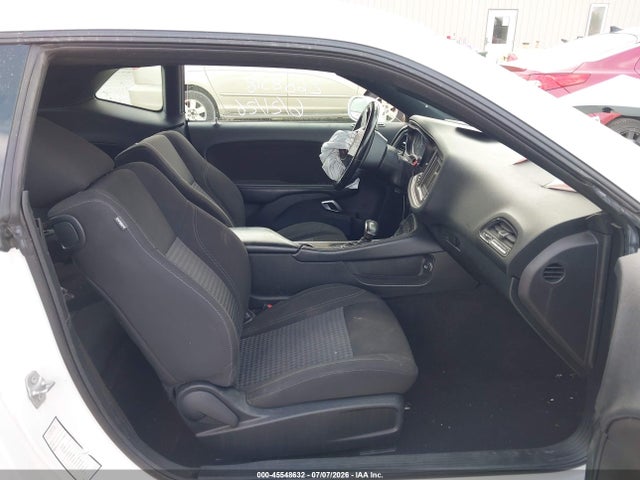 Продаж на аукціоні авто 2021 Dodge Challenger Sxt, vin: 2C3CDZAG5MH627073, номер лоту: 45548632