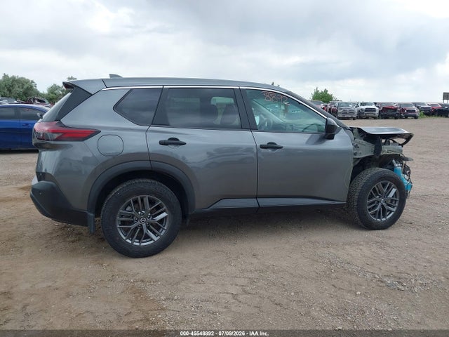 5N1AT3AB8MC834319 Nissan Rogue S Intelligent Awd