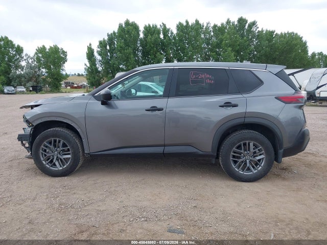 5N1AT3AB8MC834319 Nissan Rogue S Intelligent Awd