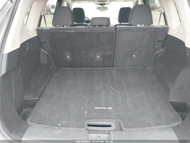 5N1AT3AB8MC834319 Nissan Rogue S Intelligent Awd
