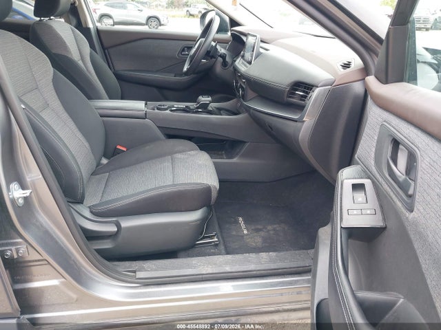 5N1AT3AB8MC834319 Nissan Rogue S Intelligent Awd