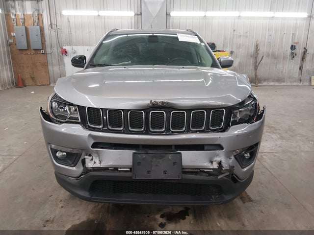 45548909 :رقم المزاد ، 3C4NJDBBXJT134981 vin ، 2018 Jeep Compass Latitude 4x4 مزاد بيع