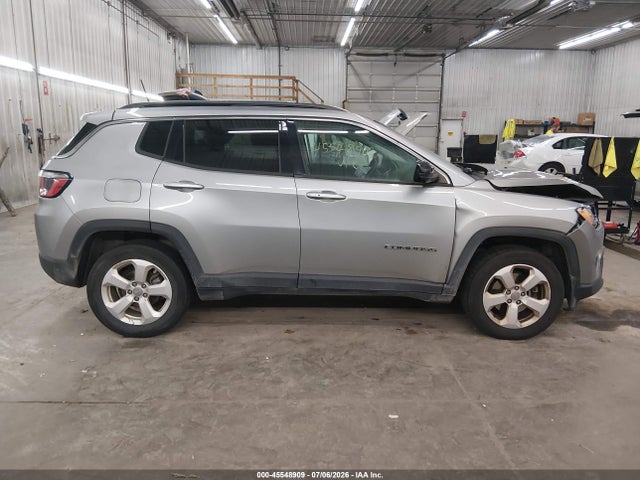 45548909 :رقم المزاد ، 3C4NJDBBXJT134981 vin ، 2018 Jeep Compass Latitude 4x4 مزاد بيع