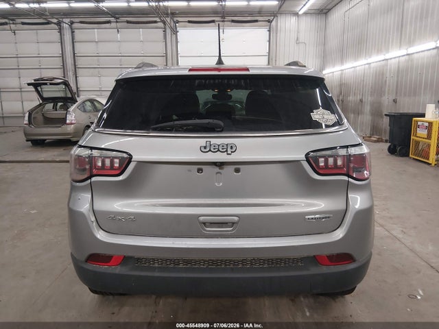 45548909 :رقم المزاد ، 3C4NJDBBXJT134981 vin ، 2018 Jeep Compass Latitude 4x4 مزاد بيع