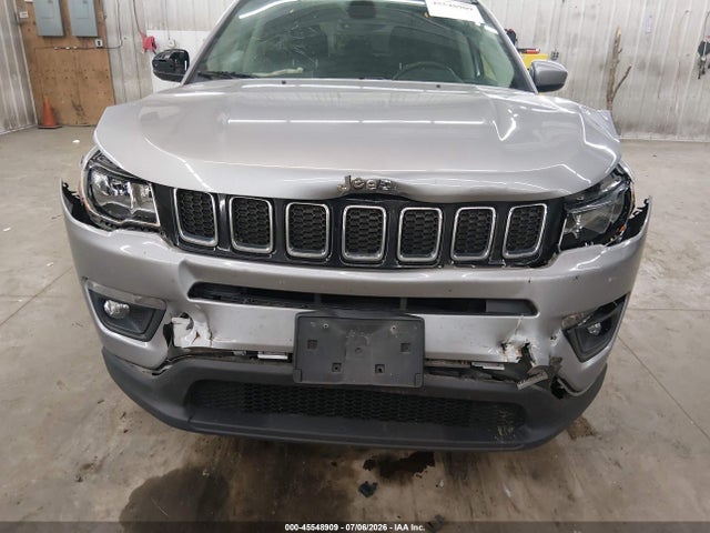 45548909 :رقم المزاد ، 3C4NJDBBXJT134981 vin ، 2018 Jeep Compass Latitude 4x4 مزاد بيع