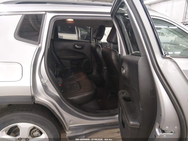 45548909 :رقم المزاد ، 3C4NJDBBXJT134981 vin ، 2018 Jeep Compass Latitude 4x4 مزاد بيع