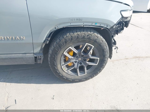 Rivian R1t Adventure 2022 7FCTGAAA4NN015823 Image 20
