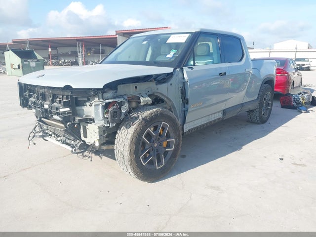 Rivian R1t Adventure 2022 7FCTGAAA4NN015823 Image 2