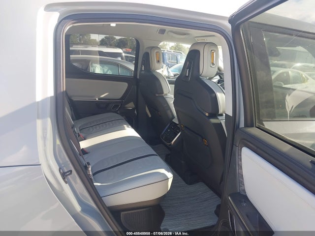 Rivian R1t Adventure 2022 7FCTGAAA4NN015823 Image 8