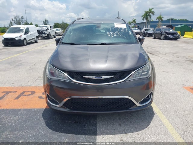 45548963 :رقم المزاد ، 2C4RC1EG3KR675568 vin ، 2019 Chrysler Pacifica Touring L Plus مزاد بيع