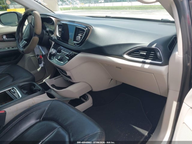45548963 :رقم المزاد ، 2C4RC1EG3KR675568 vin ، 2019 Chrysler Pacifica Touring L Plus مزاد بيع