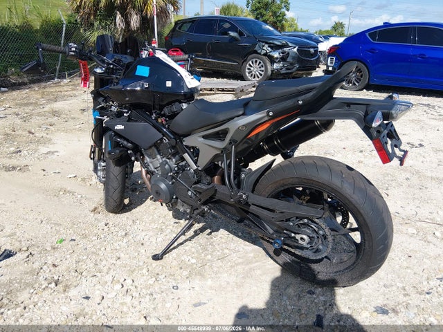 KTM 790 Duke 2024 LCETU7401RH715601 Image 3